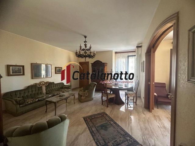 Appartamento in vendita di 350 m² in Via marco minghetti