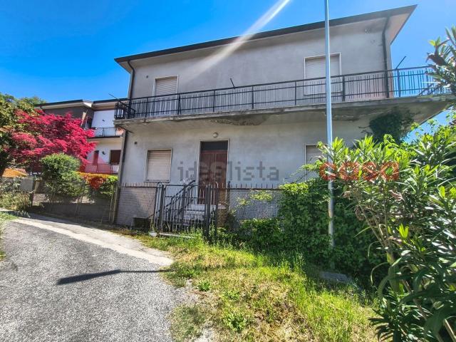 Appartamento in vendita di 350 m² in Via Nazareth