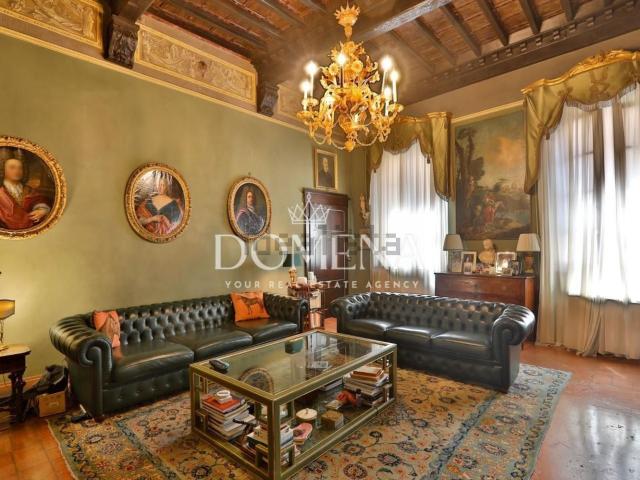 Appartamento in vendita di 350 m² in Via Sallustio Bandini