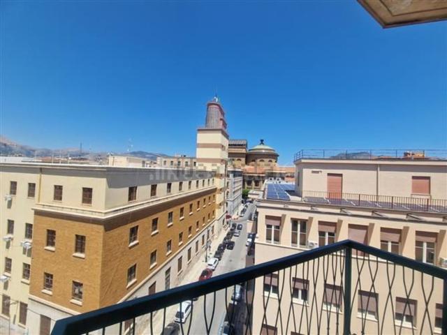 Appartamento in vendita di 350 m² in Via Ugo Antonio Amico