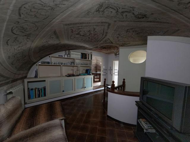 Appartamento in vendita di 351 m² in Via Giuseppe Garibaldi, 31