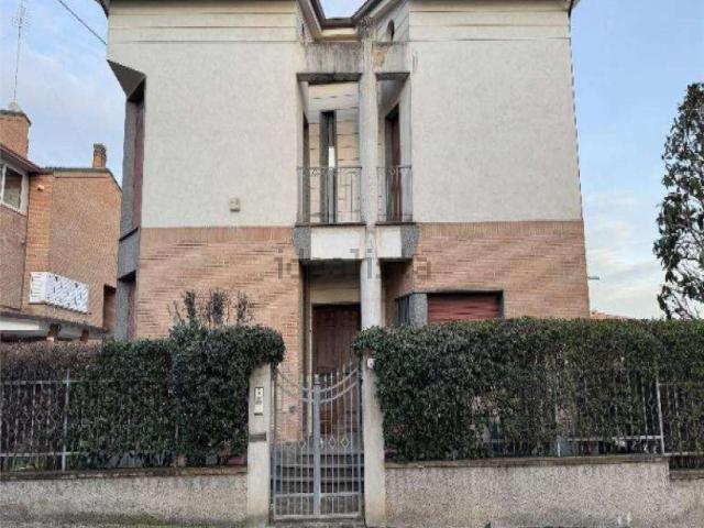Appartamento in vendita di 351 m² in Via Giuseppe Giacosa, 25