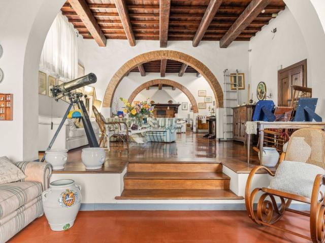 Appartamento in vendita di 353 m² in Via delle Masse