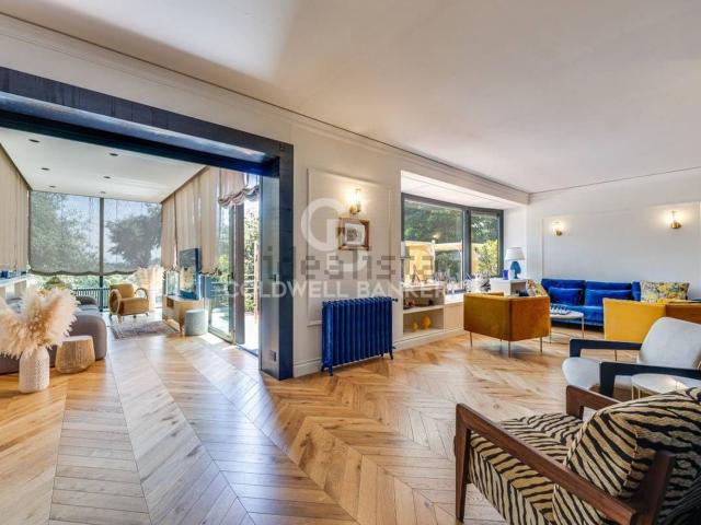 Appartamento in vendita di 353 m² in Viale Cortina d&apos Ampezzo, 155