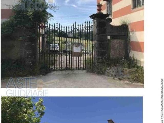 Appartamento in vendita di 356 m² in Via del Pratalozzo