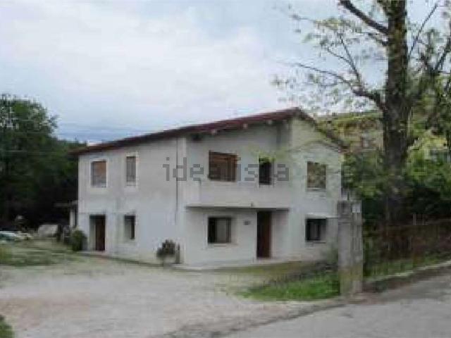 Appartamento in vendita di 358 m² in Via Giovanni E Paolo Possamai, 13