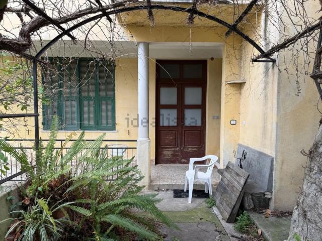 Appartamento in vendita di 359 m² in Via Gabriele D&apos Annunzio