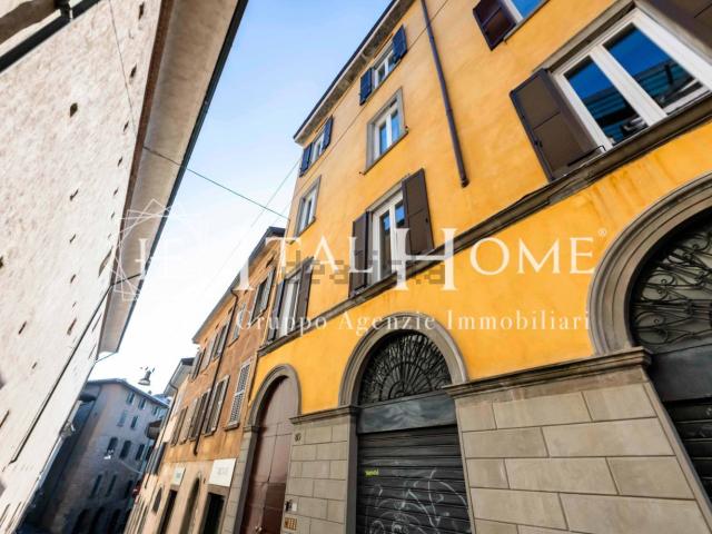 Appartamento in vendita di 35 m² in Via Sant&apos Alessandro