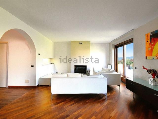 Appartamento in vendita di 360 m² in Via Adro, 12