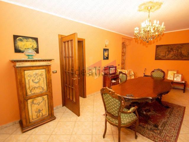 Appartamento in vendita di 360 m² in Via Bugno, 1752