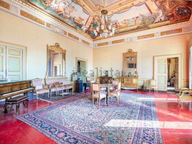 Appartamento in vendita di 360 m² in Via dell&apos  Aquila Romana