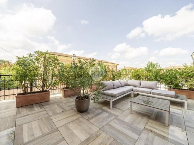 Appartamento in vendita di 360 m² in Via Nazionale, 102