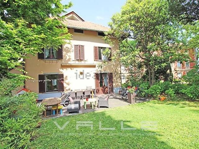 Appartamento in vendita di 360 m² in Via Sant&apos Alessandro