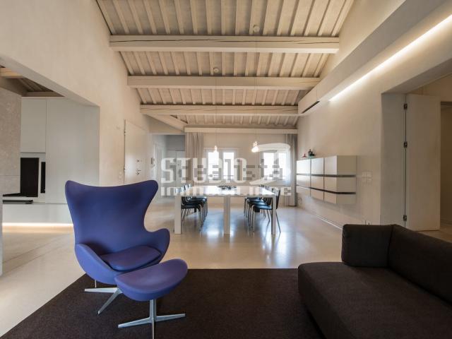 Appartamento in vendita di 360 m² in Via Santa Sofia