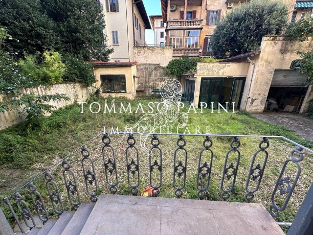 Appartamento in vendita di 356 m² in Via Silvio Spaventa, 4