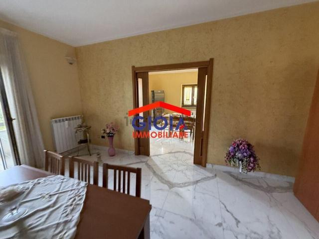 Appartamento in vendita di 363 m² in Via Casavaratta