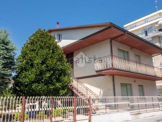 Appartamento in vendita di 363 m² in Via Pescara, 10