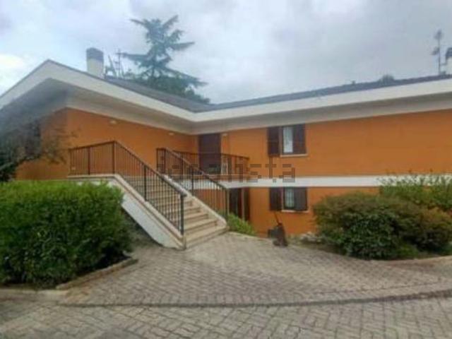Appartamento in vendita di 363 m² in Strada Montegranarese