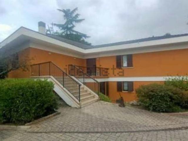 Appartamento in vendita di 363 m² in Strada Montegranarese, 4360