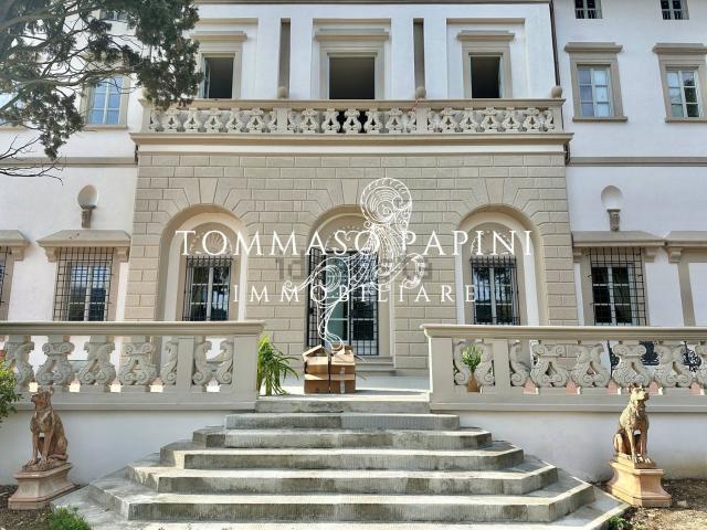 Appartamento in vendita di 364 m² in Via Gabriele D&apos Annunzio, 159