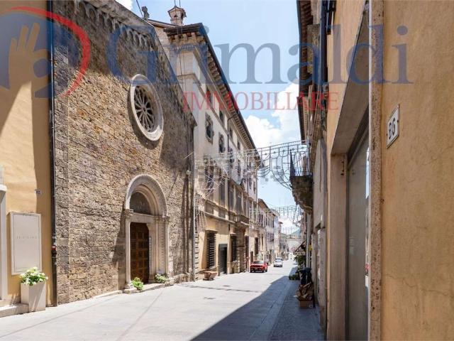 Appartamento in vendita di 364 m² in Via Roma, 57