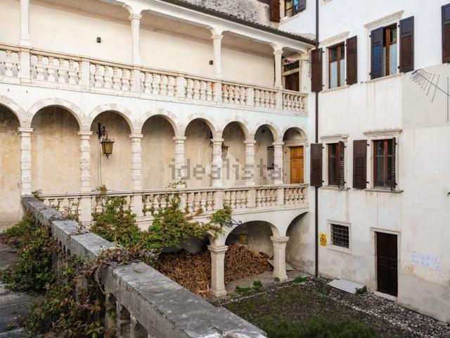 Appartamento in vendita di 365 m² in Corso Antonio Cantore, 1