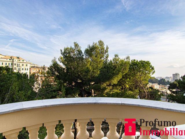 Appartamento in vendita di 365 m² in Corso Niccolò Paganini, 39