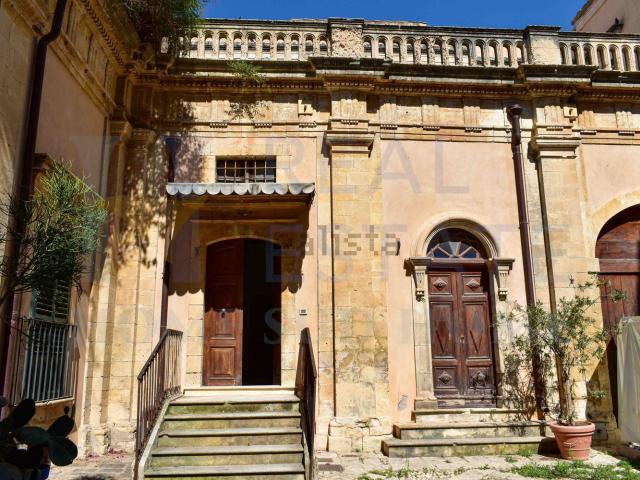 Appartamento in vendita di 367 m² in Via Tommaso Fazello, 228