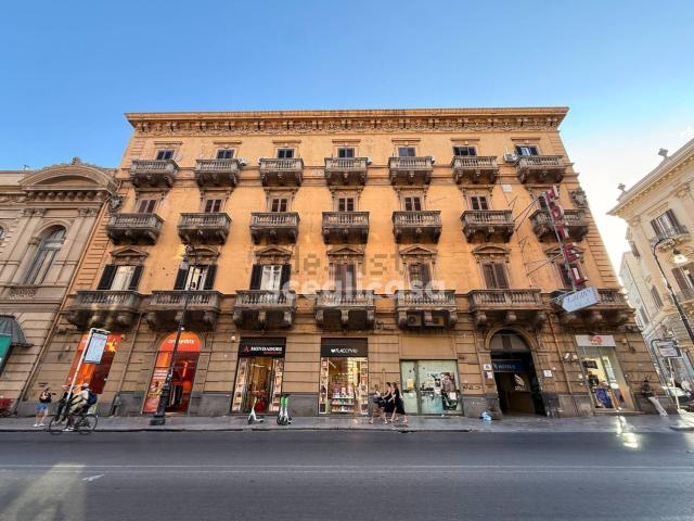 Appartamento in vendita di 368 m² in Via Roma, 276