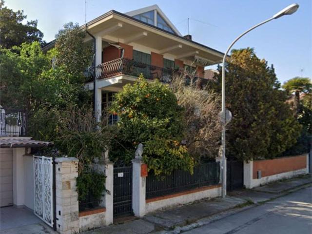 Appartamento in vendita di 368 m² in Via Tiziano Vecellio, 53