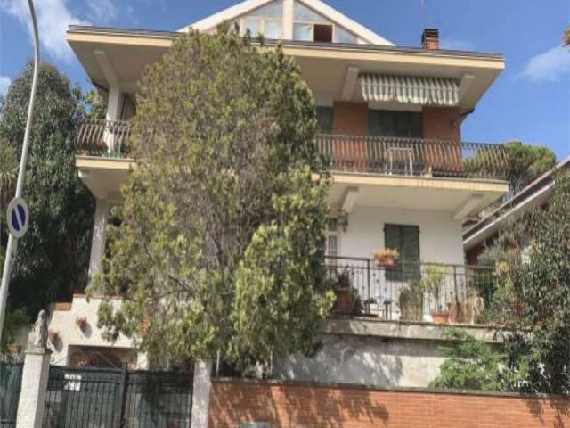 Appartamento in vendita di 369 m² in Via Tiziano Vecellio, 53