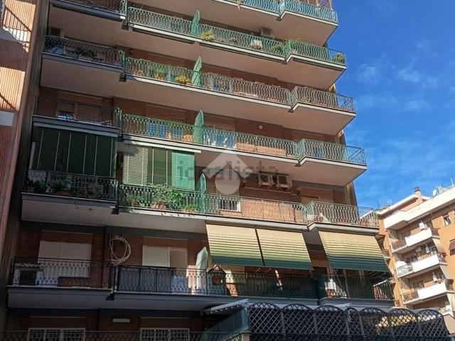 Appartamento in vendita di 36 m² in Via Romanello da Forlì, 12