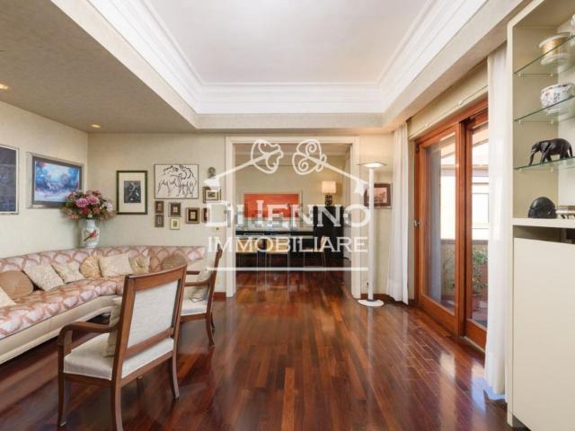 Appartamento in vendita di 370 m² in Via della Camilluccia, 145