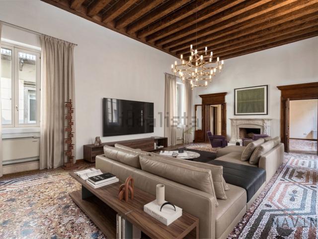 Appartamento in vendita di 370 m² in Via Leoncino, 18