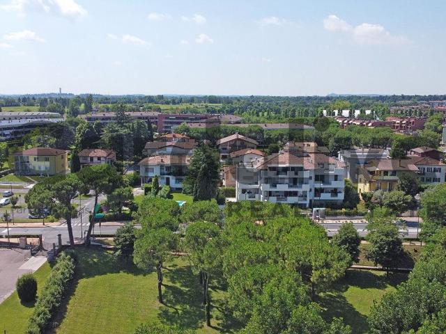 Appartamento in vendita di 370 m² in Viale F. Agello, 96