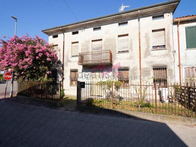 Appartamento in vendita di 372 m² in Via Camillo Benso Conte di Cavour, 81