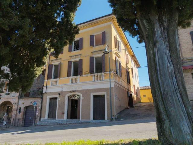 Appartamento in vendita di 380 m² in Via Cavedoni, 52