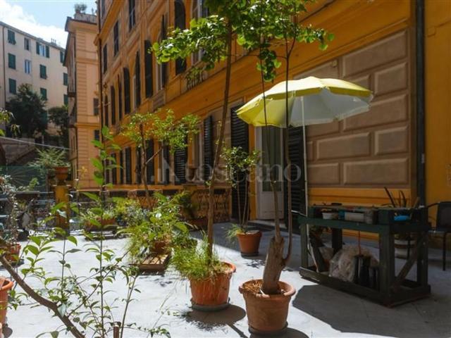 Appartamento in vendita di 380 m² in Via Assarotti
