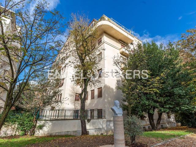 Appartamento in vendita di 380 m² in Via Bruxelles