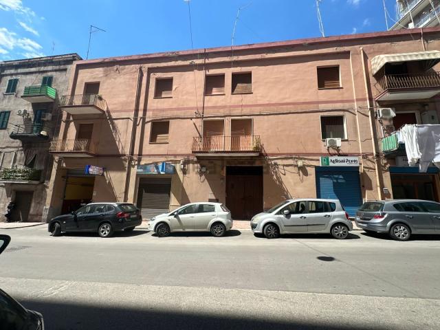 Appartamento in vendita di 380 m² in Via Raimondello Orsini, 13
