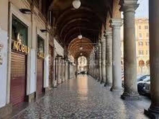 Appartamento in vendita di 380 m² in Piazza Vittorio Emanuele II