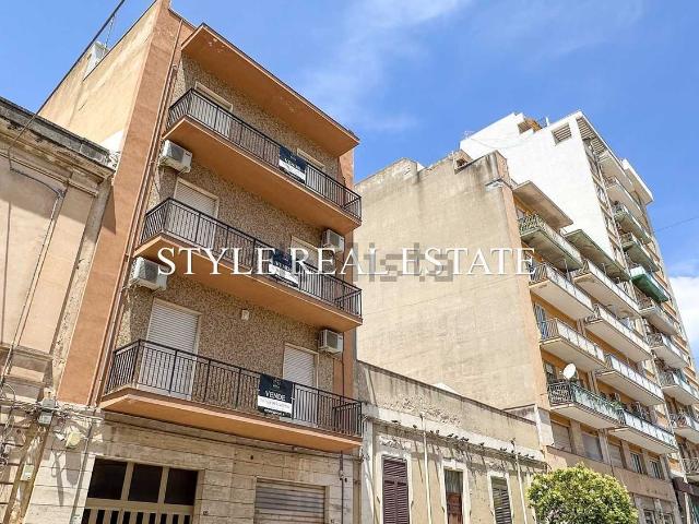 Appartamento in vendita di 381 m² in Corso Timoleonte, 105