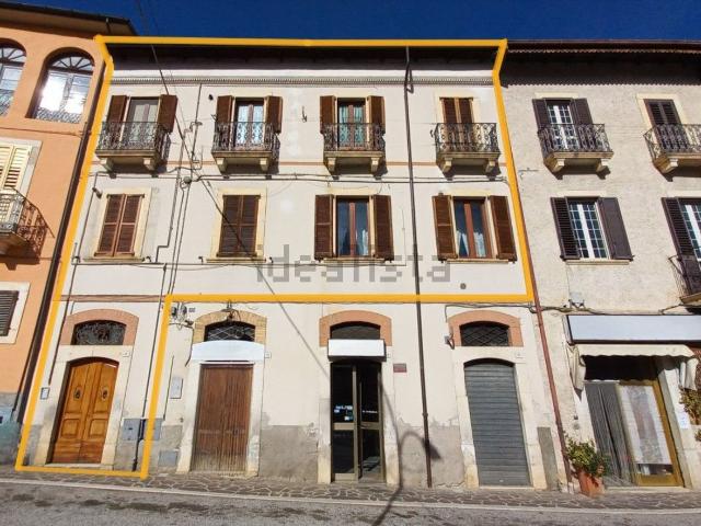 Appartamento in vendita di 385 m² in Via Roma, 11