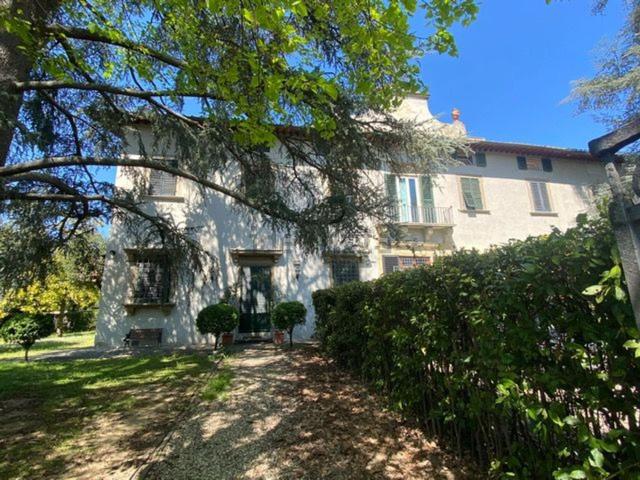 Appartamento in vendita di 390 m² in Via del Loretino