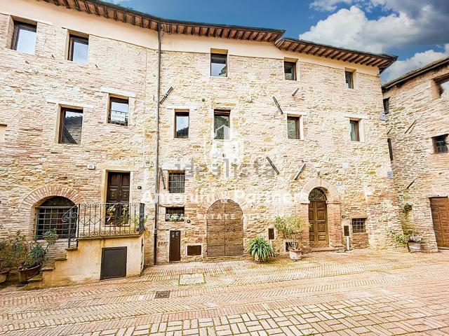Appartamento in vendita di 390 m² in Via del Tempio