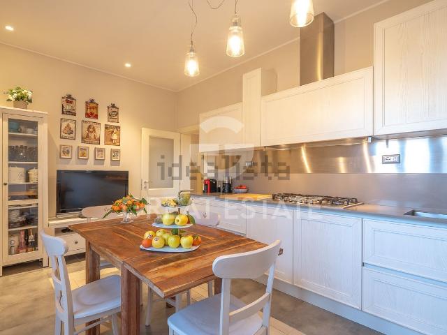 Appartamento in vendita di 390 m² in Via dell&apos Aia