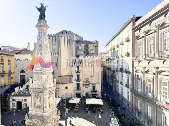 Appartamento in vendita di 390 m² in Via Mezzocannone, 143