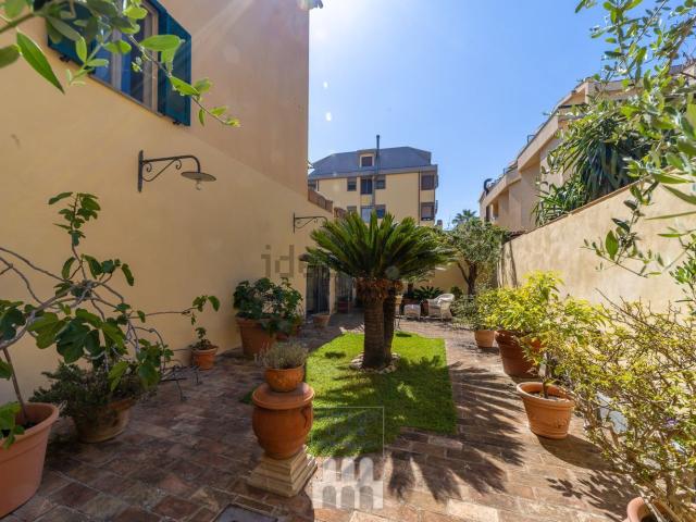 Appartamento in vendita di 390 m² in Corso Italia, 82