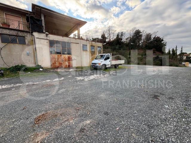 Appartamento in vendita di 390 m² in Strada Provinciale Collacchia