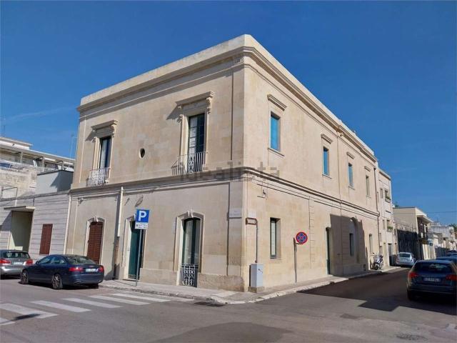 Appartamento in vendita di 392 m² in Via Vittorio Emanuele, 163